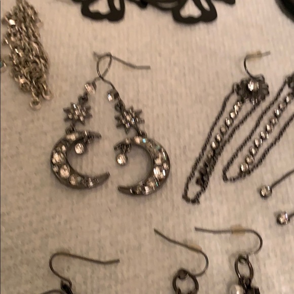 Jewelry - Picture 6 of 8